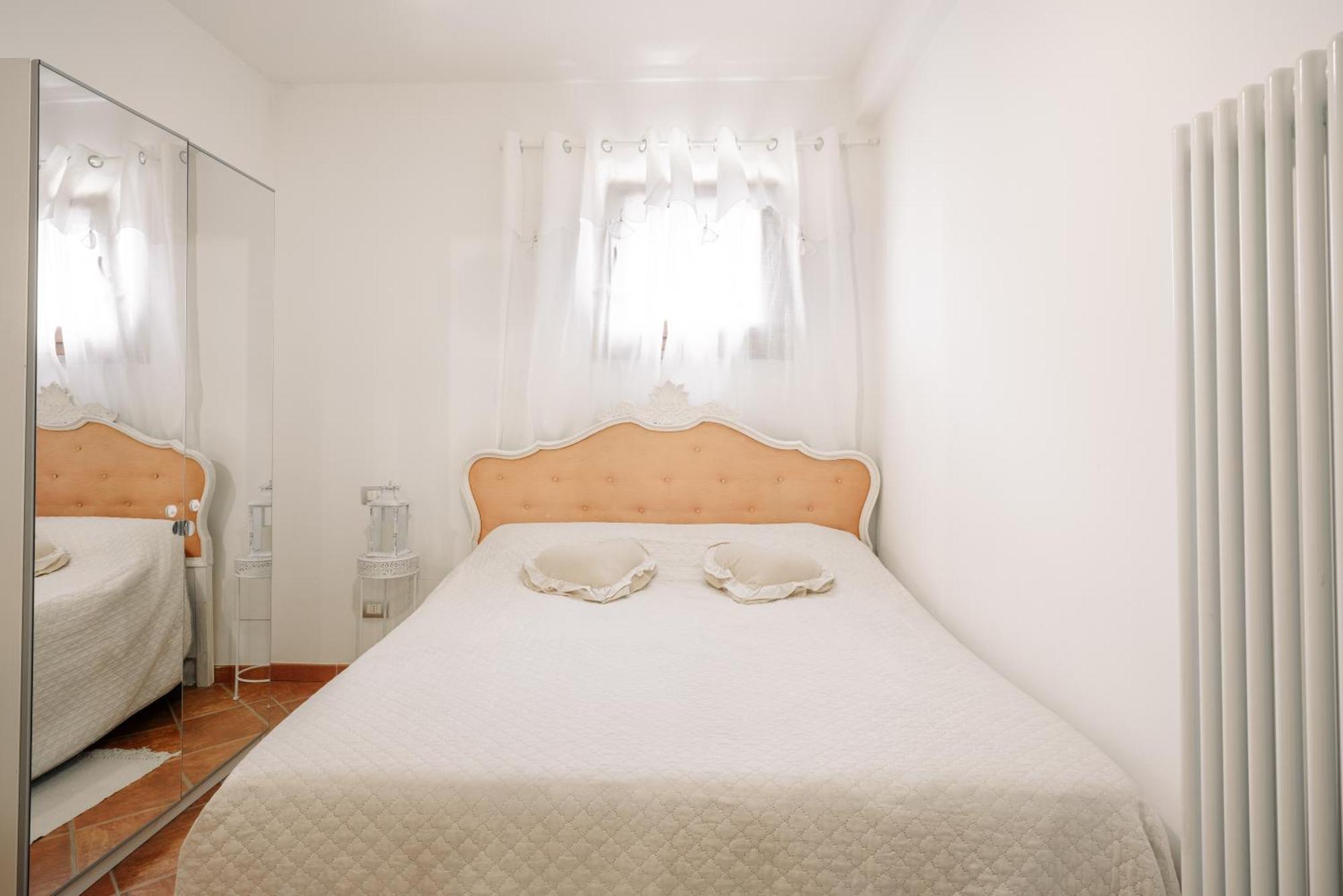 Ema'S Guest House ルッカ エクステリア 写真