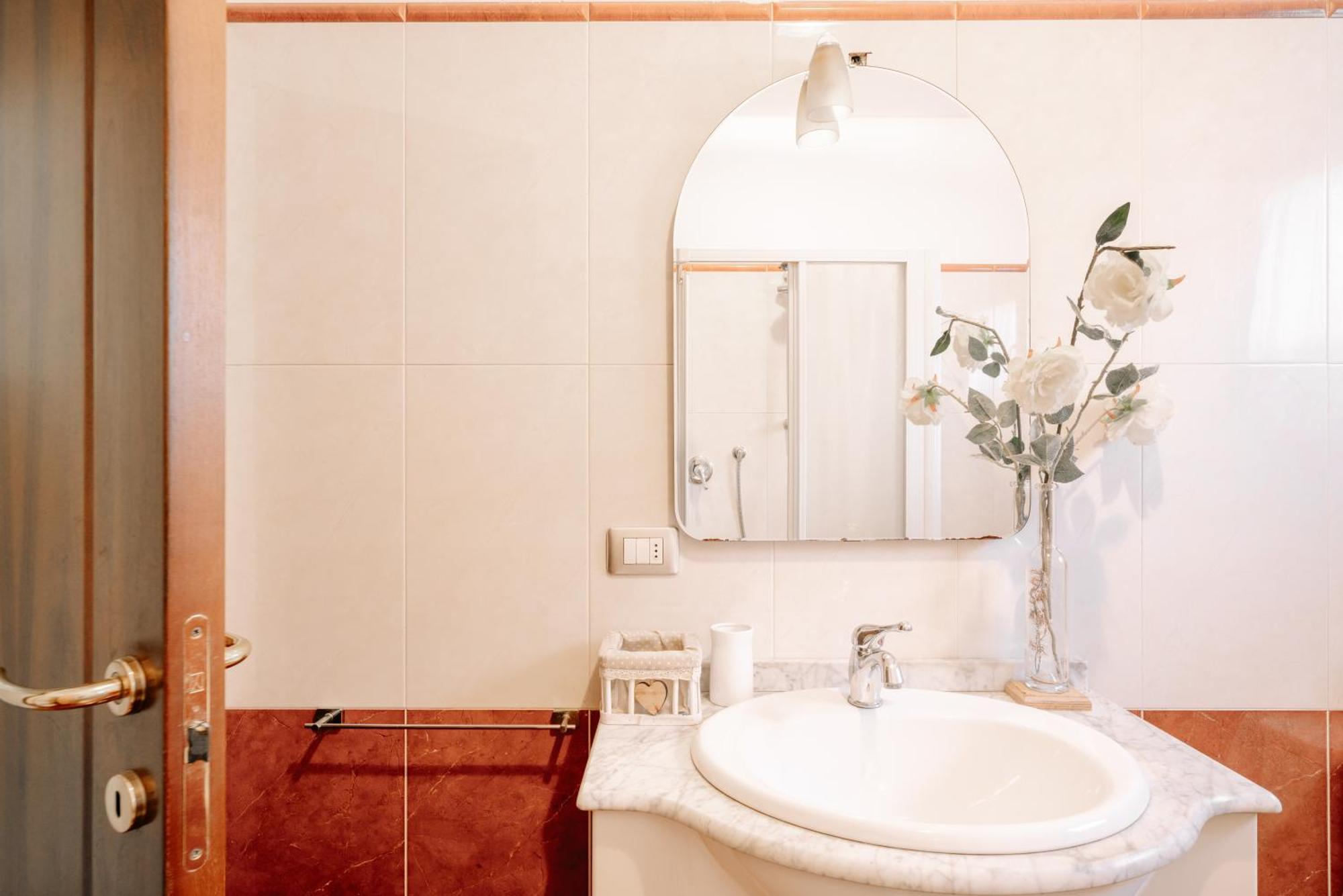Ema'S Guest House ルッカ エクステリア 写真